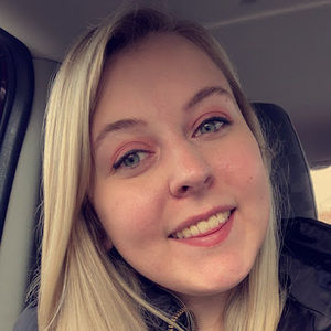 Meet your Posher, Alyssa